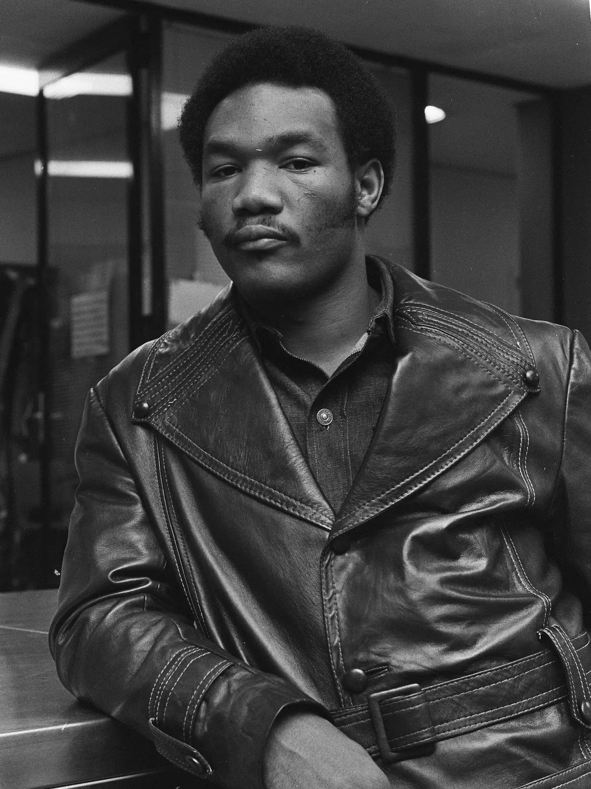 Ο George Foreman στο αεροδρόμιο Schiphol του Άμστερνταμ το 1973.